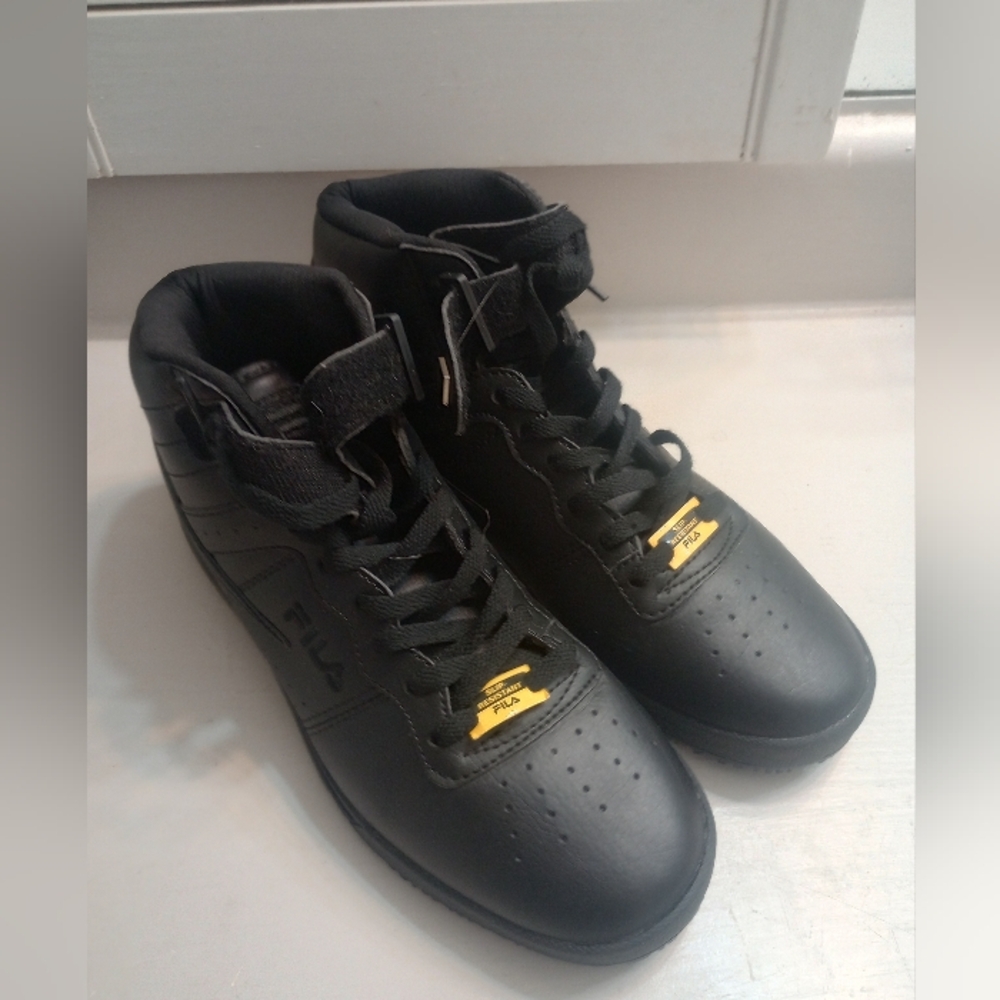 Fila Men's Vulc 13 Slip Resistant High Top Sneakers